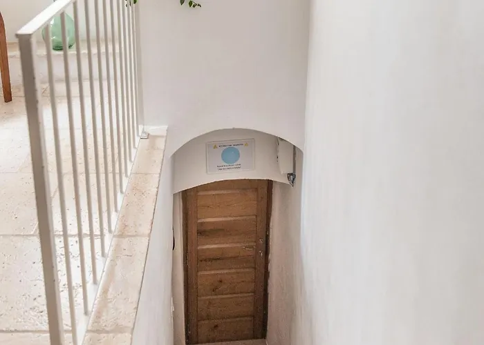 Elena's House 28